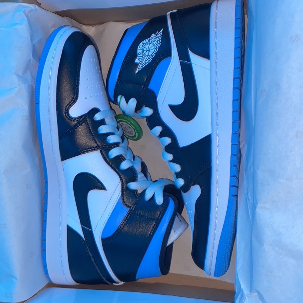 Jordan 1 University Blue/black mids (sold)